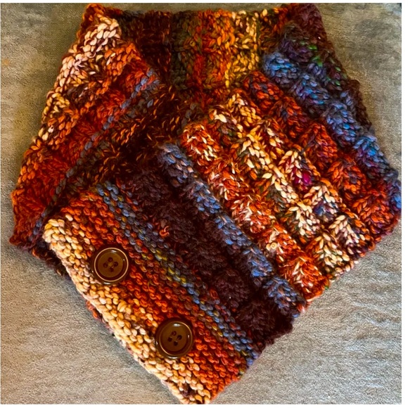 Brand NEW Vintage style Winter Cowl - Picture 1 of 2